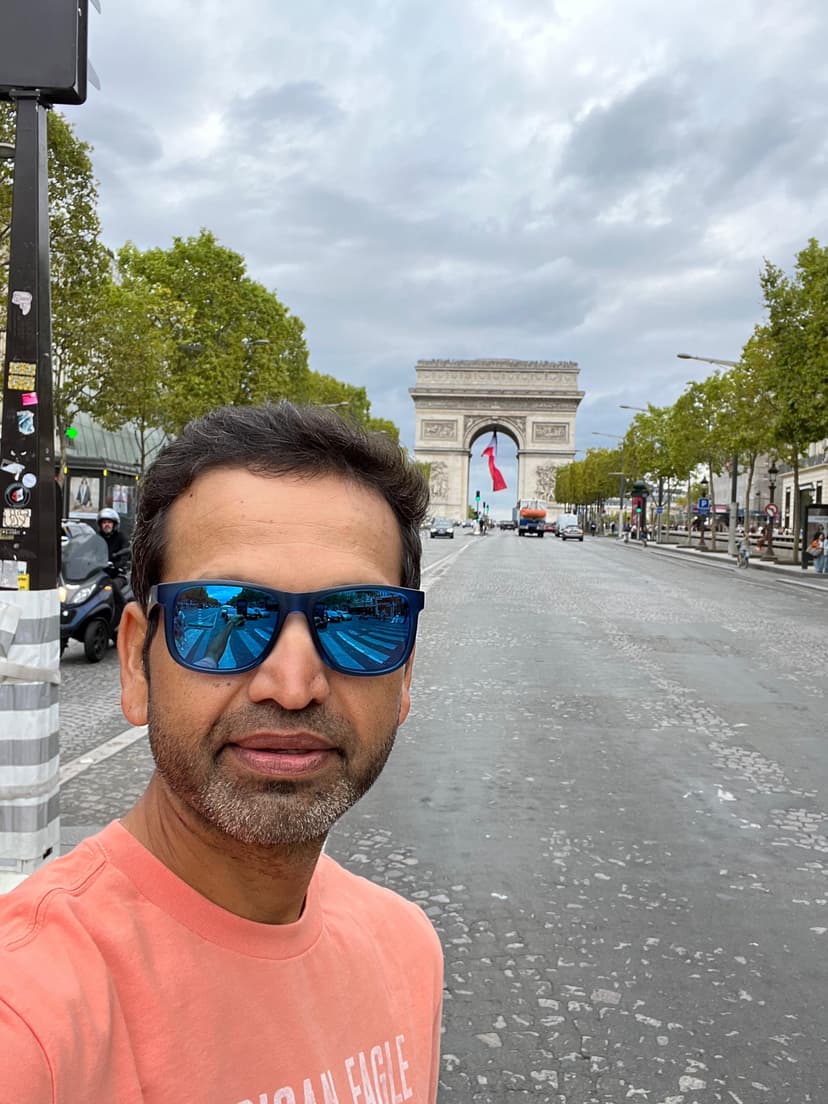 Sanjeev at Champs-Élysées